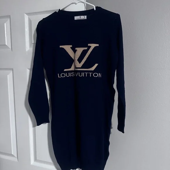 Sweaters - Picture 9 of 11